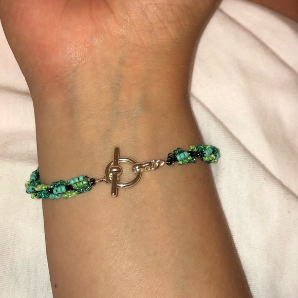 Multi-colored 11/0 7.5” spiral bracelet - 🤚 made - Picture 5 of 8